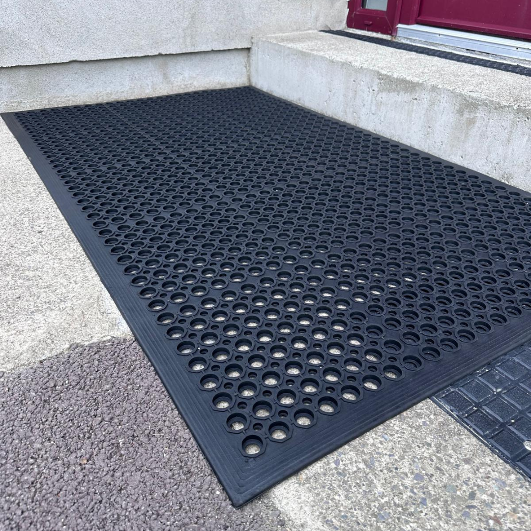 EMI - Outdoor Scraper Mat 90cm x 150cm